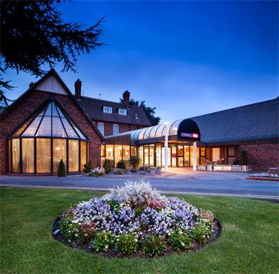 Christmas Parties 2026 at Mercure Hull Grange Park Hotel
